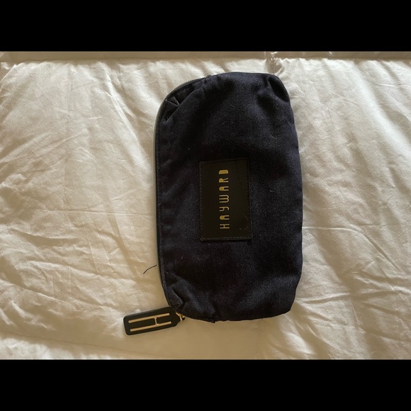 Hayward Black & Blue Makeup Bag with zipper - Picture 2 of 8